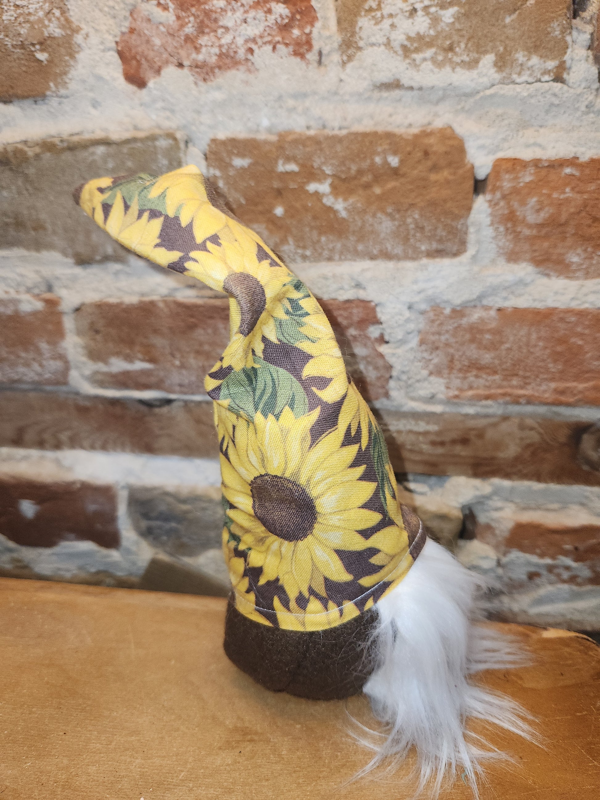 7" Gnome Sunflower Hat Brown Body gn12