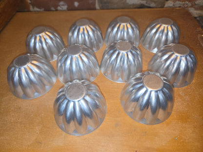 Vintage Set of 10 Small Aluminum Scalloped Fluted Tins Molds Cups Bundt Pans AS IS al23