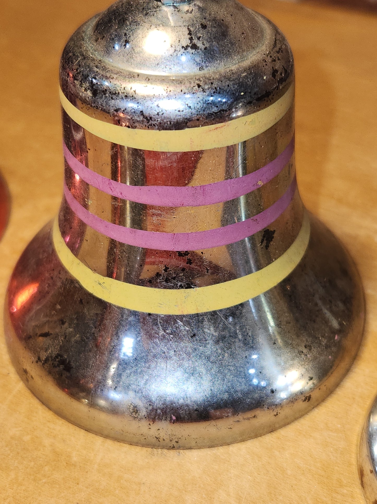 Vintage Hard Plastic Bells Unmatched Set of 4 AS IS bel8