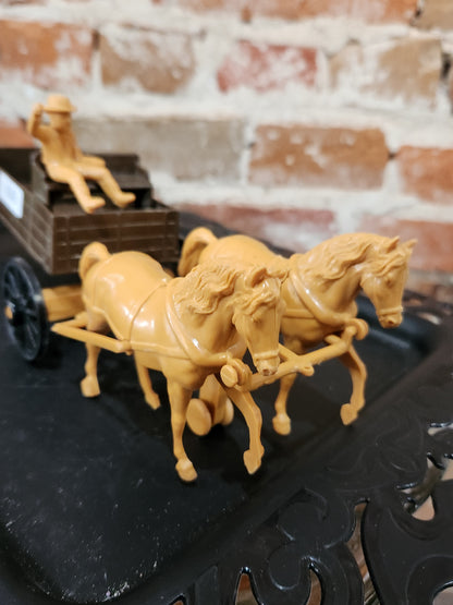 Processed Plastic Company Western Buckboard Farm Wagon and Team This is NOT 1/64th and is sold AS ISscale car65