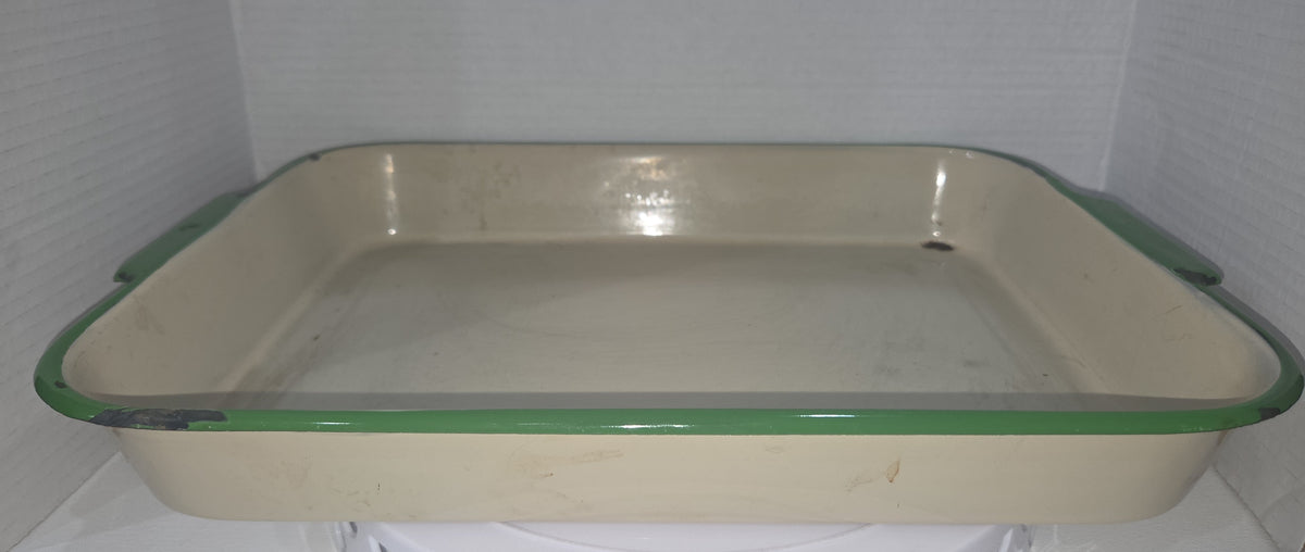 Vintage Enamel Baking Roasting Pan Rustic Primitive Cream with Green Trim en82
