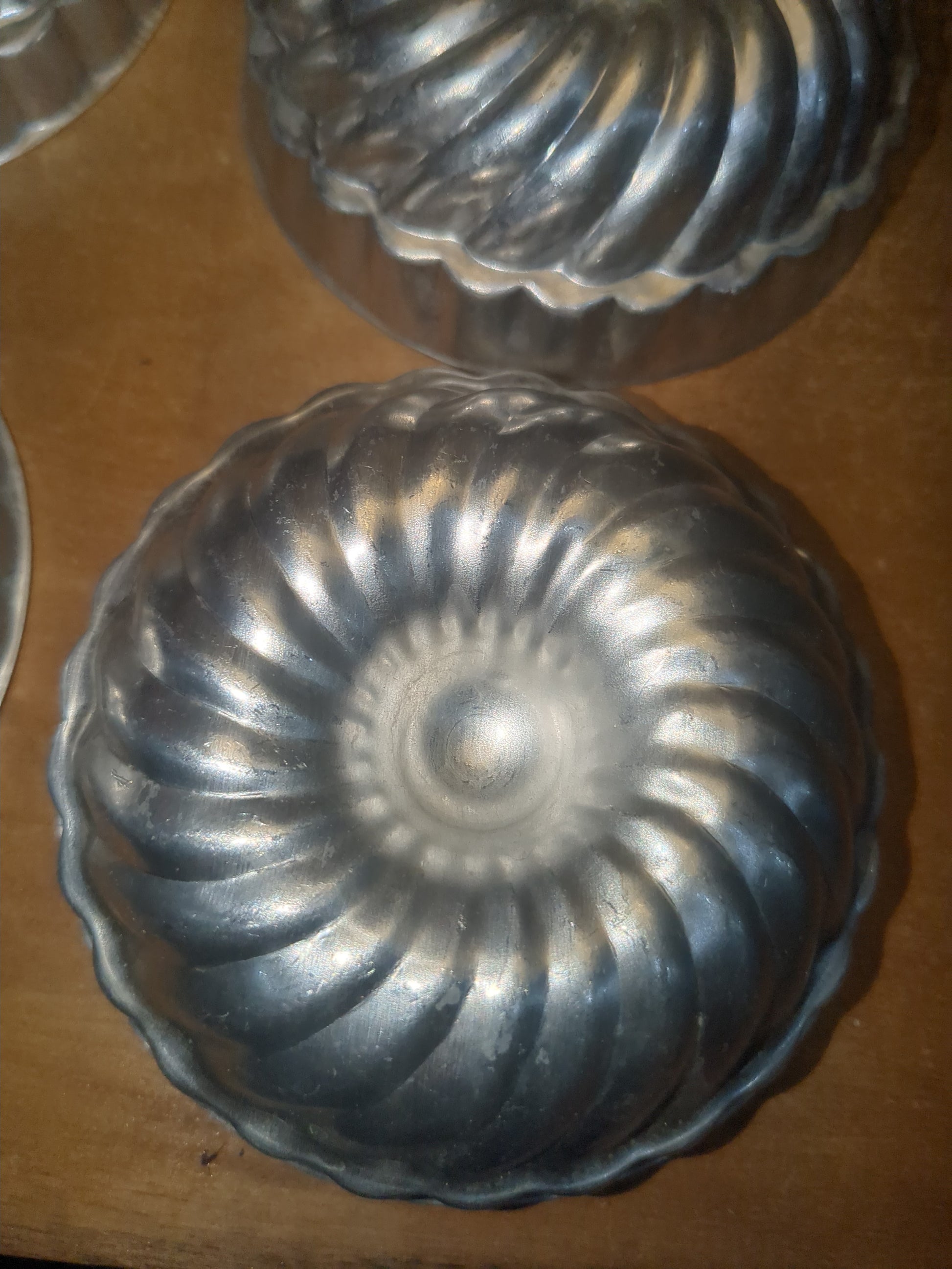 Vintage Mini Bundt Pans Jello Molds Aluminum Tart Tins, Cake Molds 3 3/4" Diameter alu03