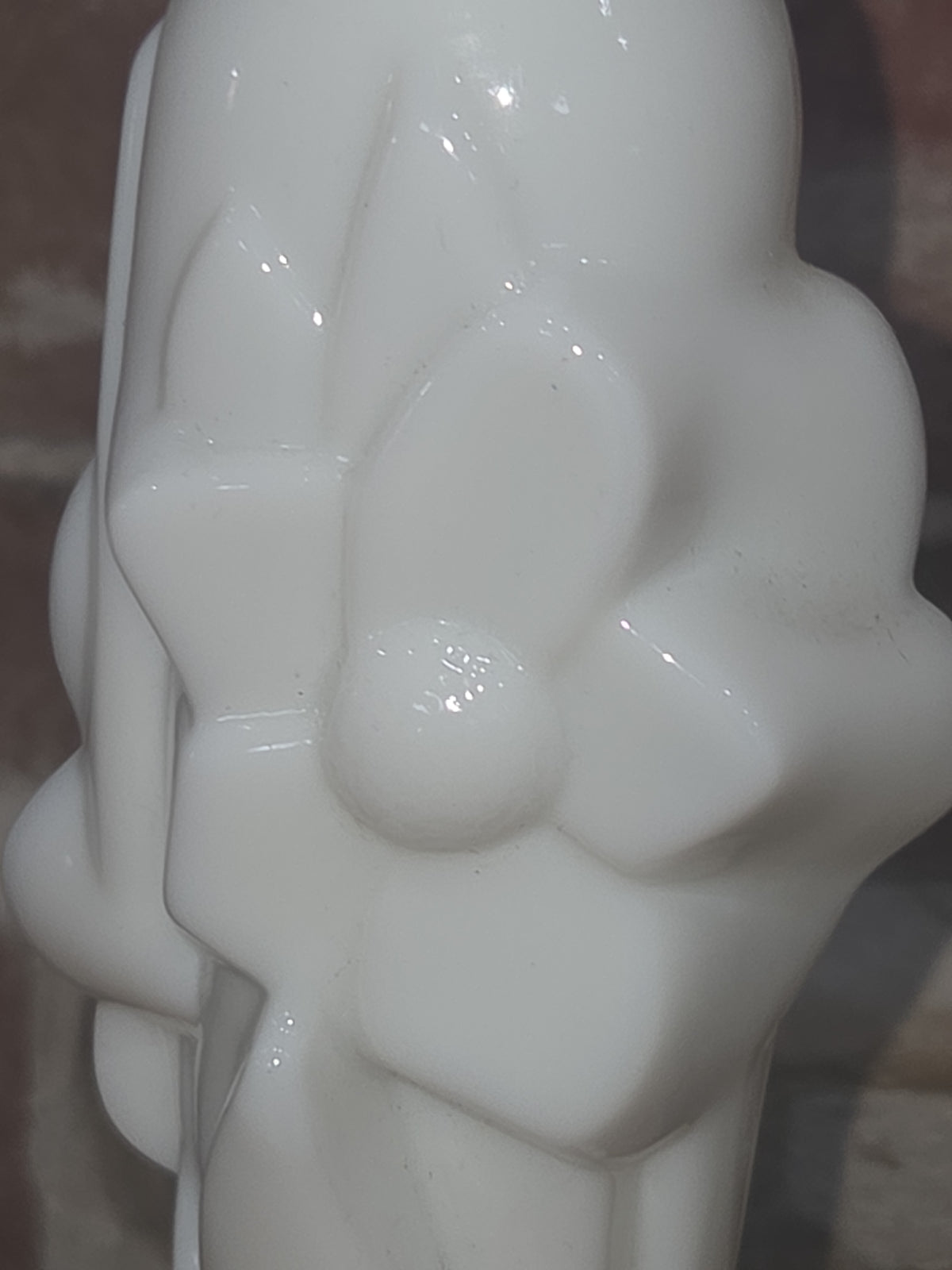 Avon Vintage Floral Milk Glass Bud Vase Field Flowers Foaming Bath Oil Empty va65