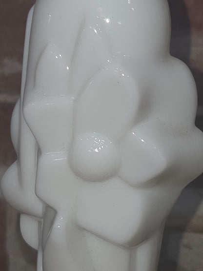Avon Vintage Floral Milk Glass Bud Vase Field Flowers Foaming Bath Oil Empty va65
