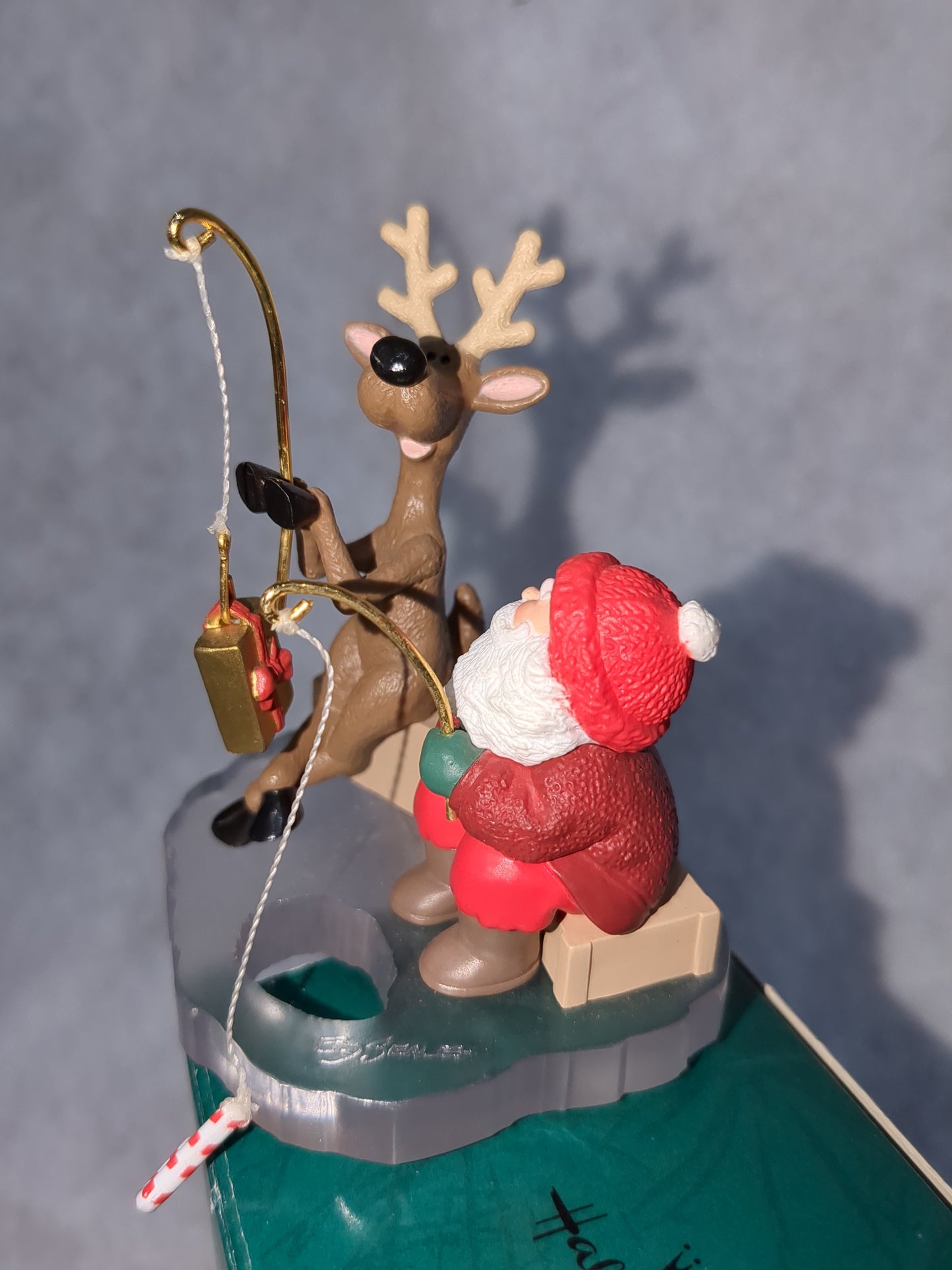Hallmark Keepsake Ornament Collector's Club 1995 Membership Ornament Fishing for Fun ho48
