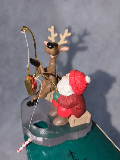 Hallmark Keepsake Ornament Collector's Club 1995 Membership Ornament Fishing for Fun ho48