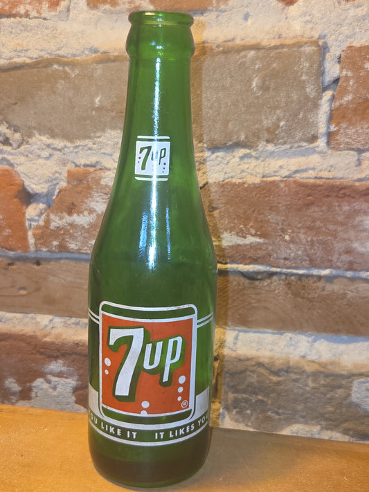 Vintage Soda Bottle 7-Up 7 oz Green Glass Bottle vsb53