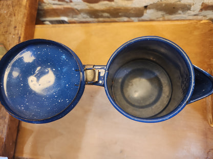 Vintage Enamelware Graniteware Coffee Pot with Lid Blue White Specks ew12