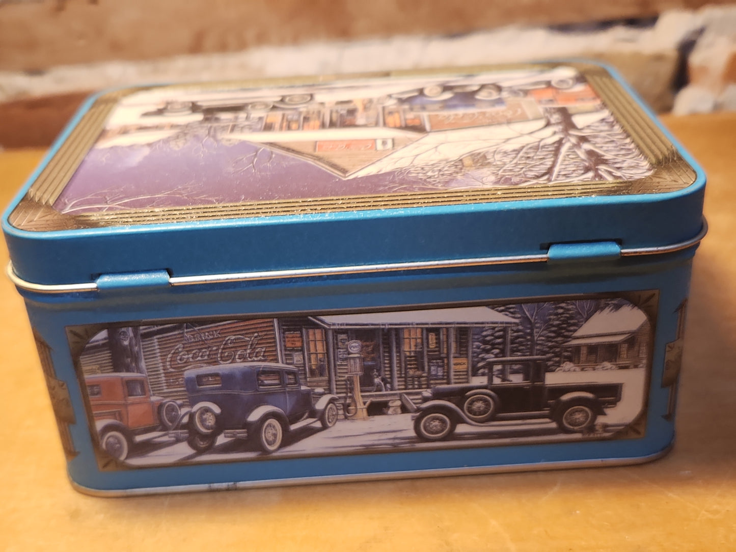 Vintage Tin Coca-Cola "Winter Scene” Pam Renfroe cct72