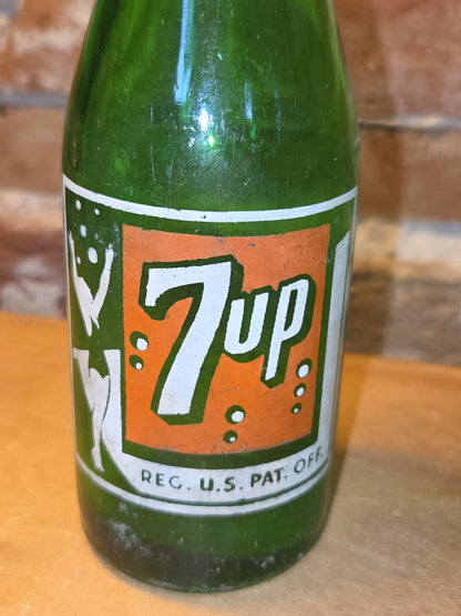 000 Vintage Soda Bottle 7-Up Bubbles & Swimsuit Lady Green Glass Omaha vsb6