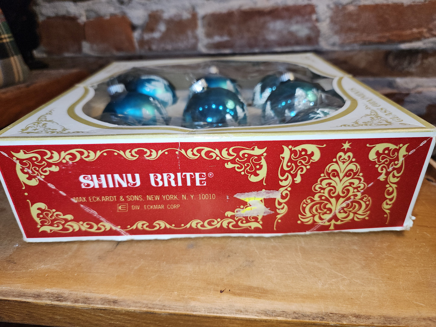 Vintage Shiny Brite 2" Turqoise Ornaments with Venetian dew and Box. Incomplete set. 8 Ornaments AS IS bo86