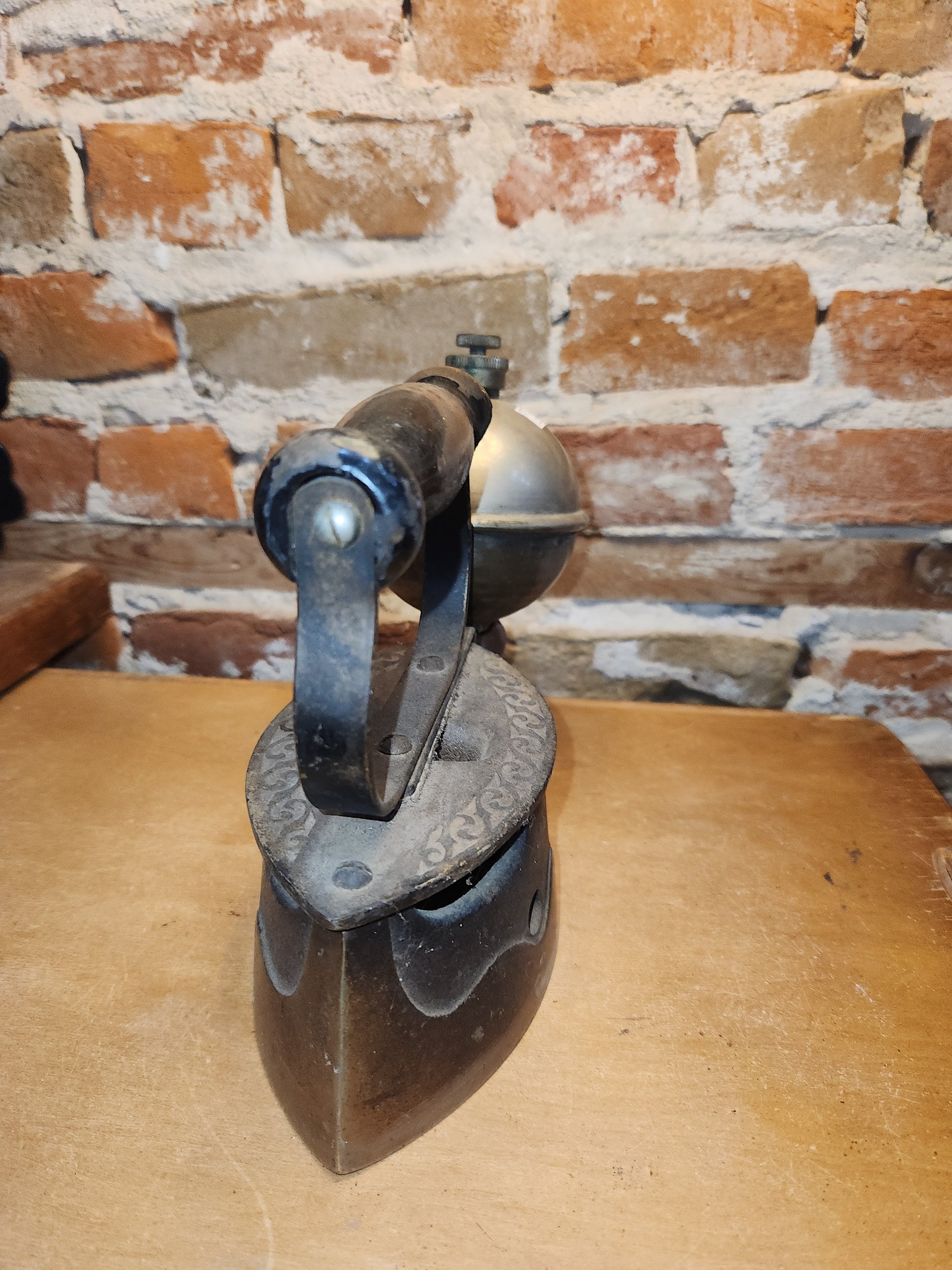 Vintage Gasoline Powered Sad Iron si5
