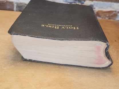Vintage Hardcover Holy Bible Red Letter Edition Concordance King James Version World Publishing Bible vb09