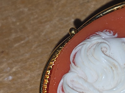 Vintage Italian Sardonyx Shell Cameo Pin Brooch Hand Carved Italia Francesca Gold Tone