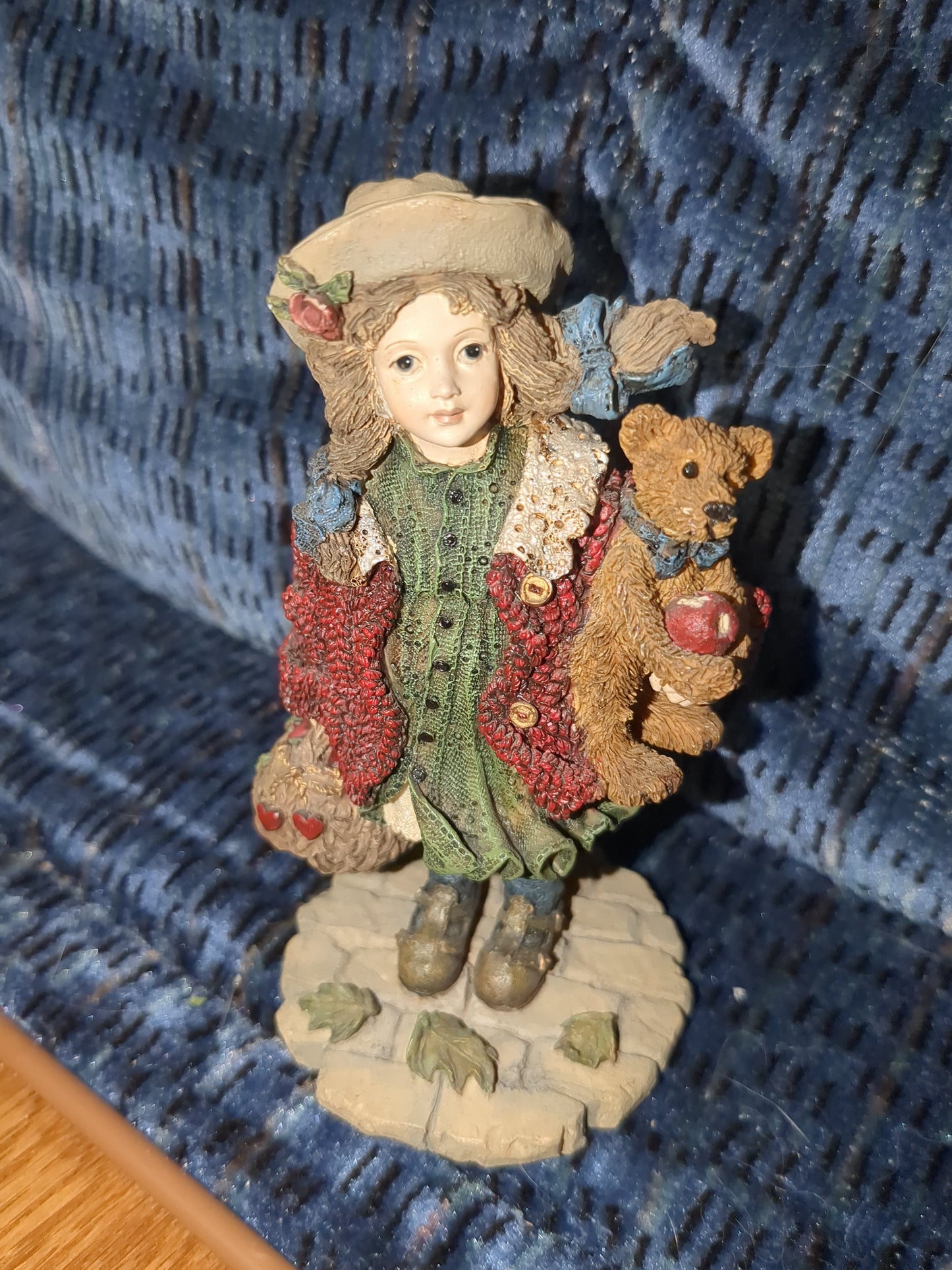 The Boyds collection Yesterdays' Child "Candice with Matthew...Gathering Apples" 1996 Dollstone collection bb3