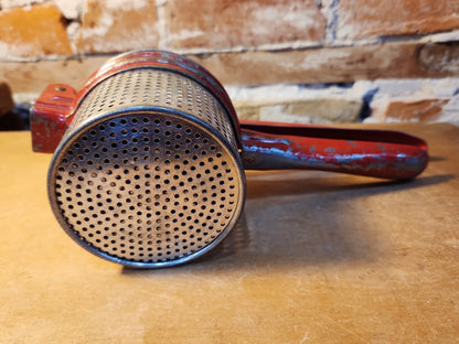 Vintage Handy Things Potato Ricer Michigan Red Handle kit912
