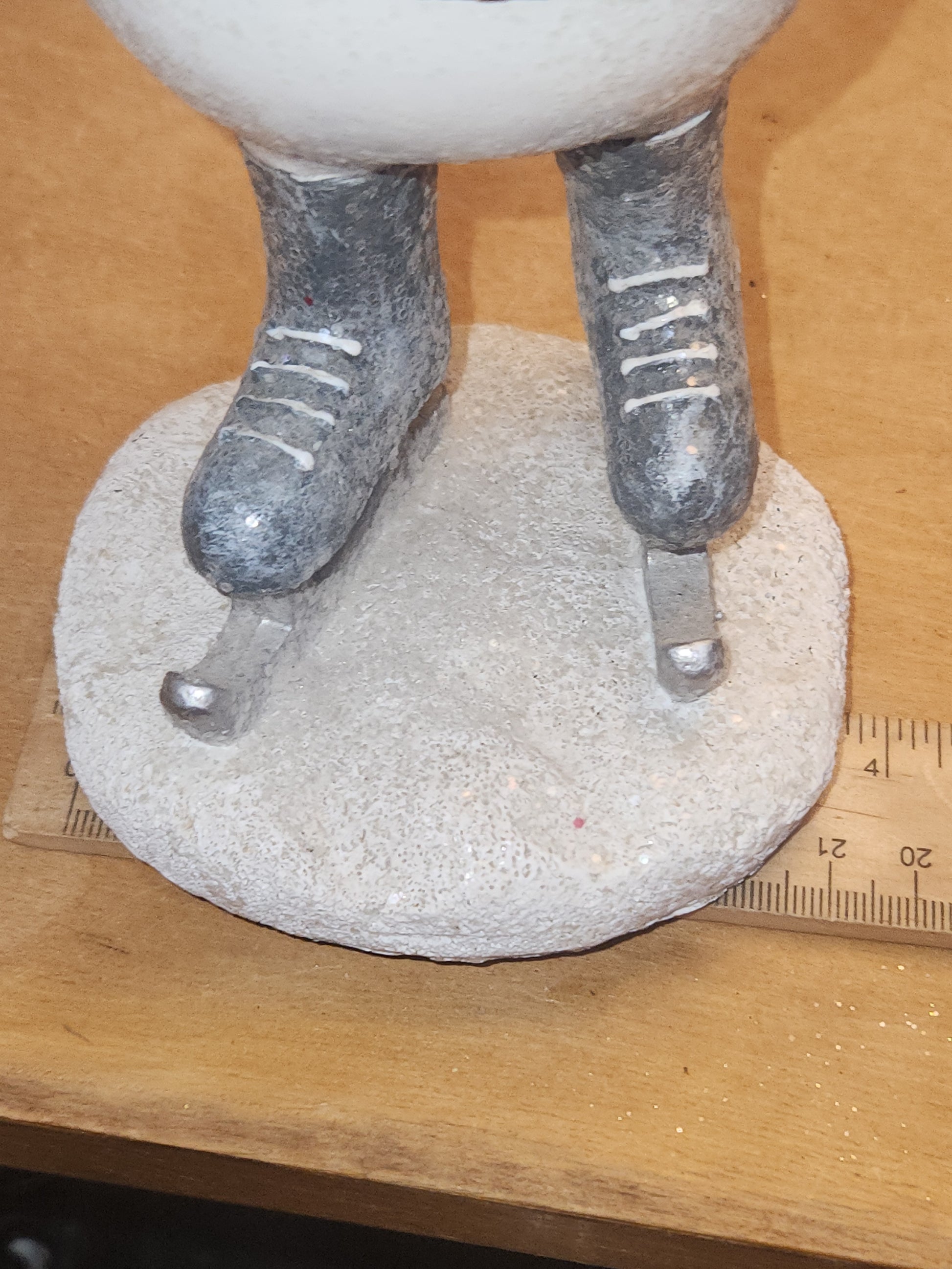 Resin Skating Snowman Blue White with Tree sm07