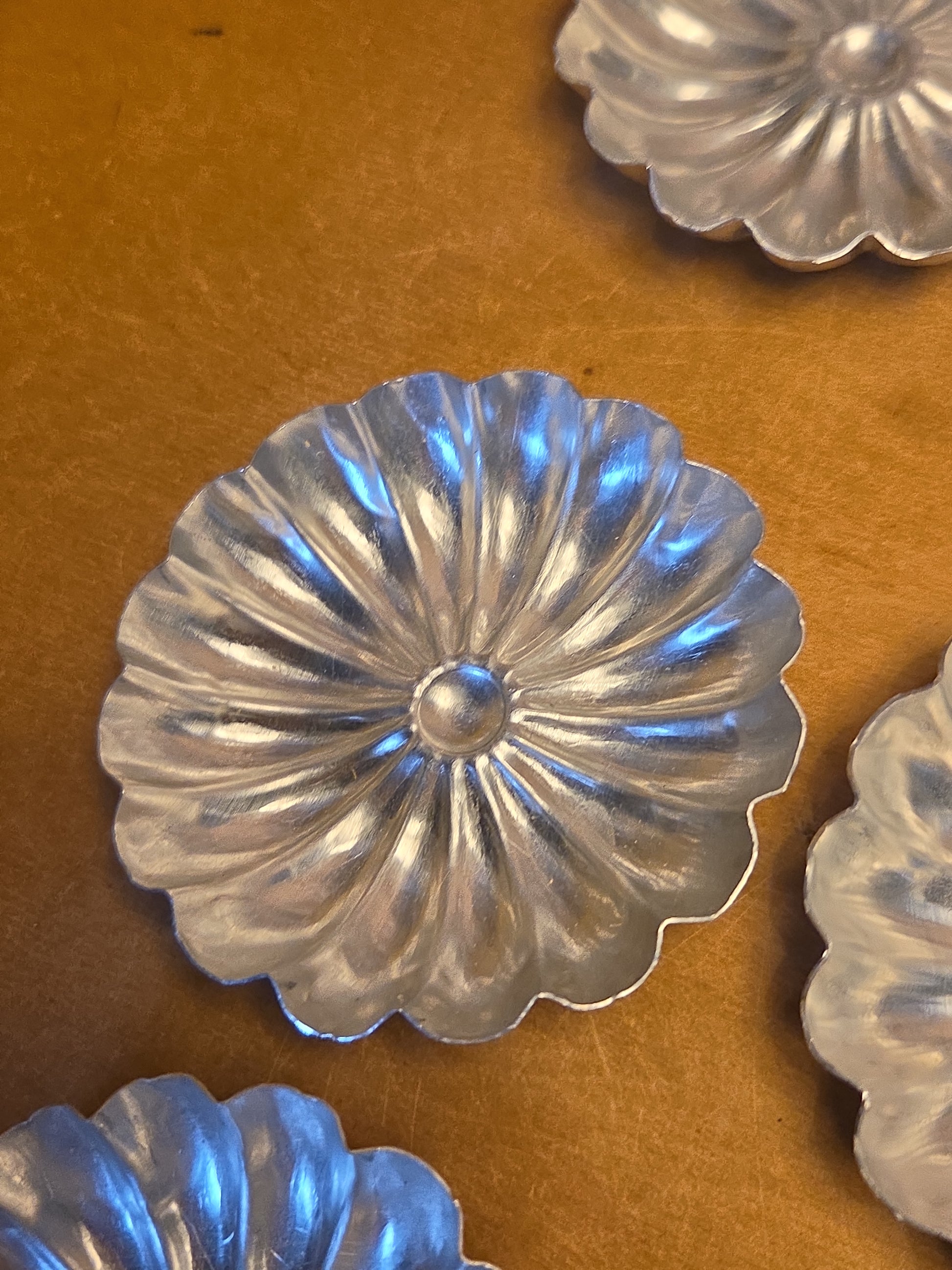 Vintage Sandbakkel Small Aluminu. Tins Molds Cups Pans Set of 9 3" x 1/2" al61