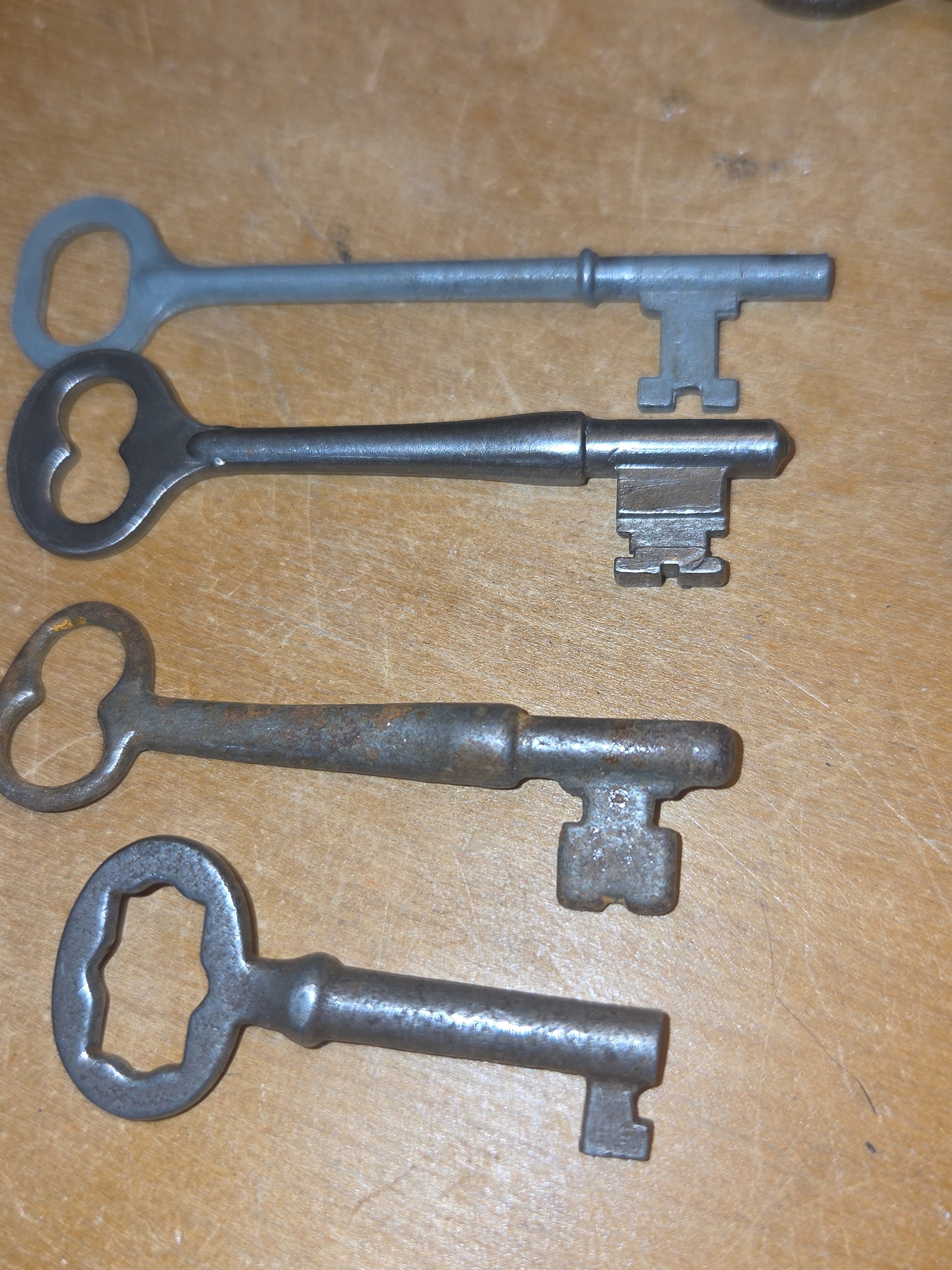 Vintage Keys Set of 8 Clock Winding Skeleton Brass West Germany