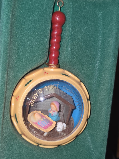 Vintage Russ Christmas Collectibles Ornament Baby’s First Christmas Nativity Scene Mary and Jesus 1983