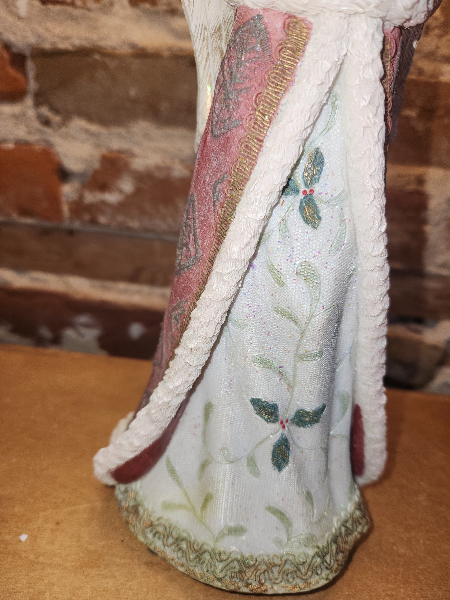 Symphony of Lights Angel Figurine Lights Up And Plays Silent Night an8