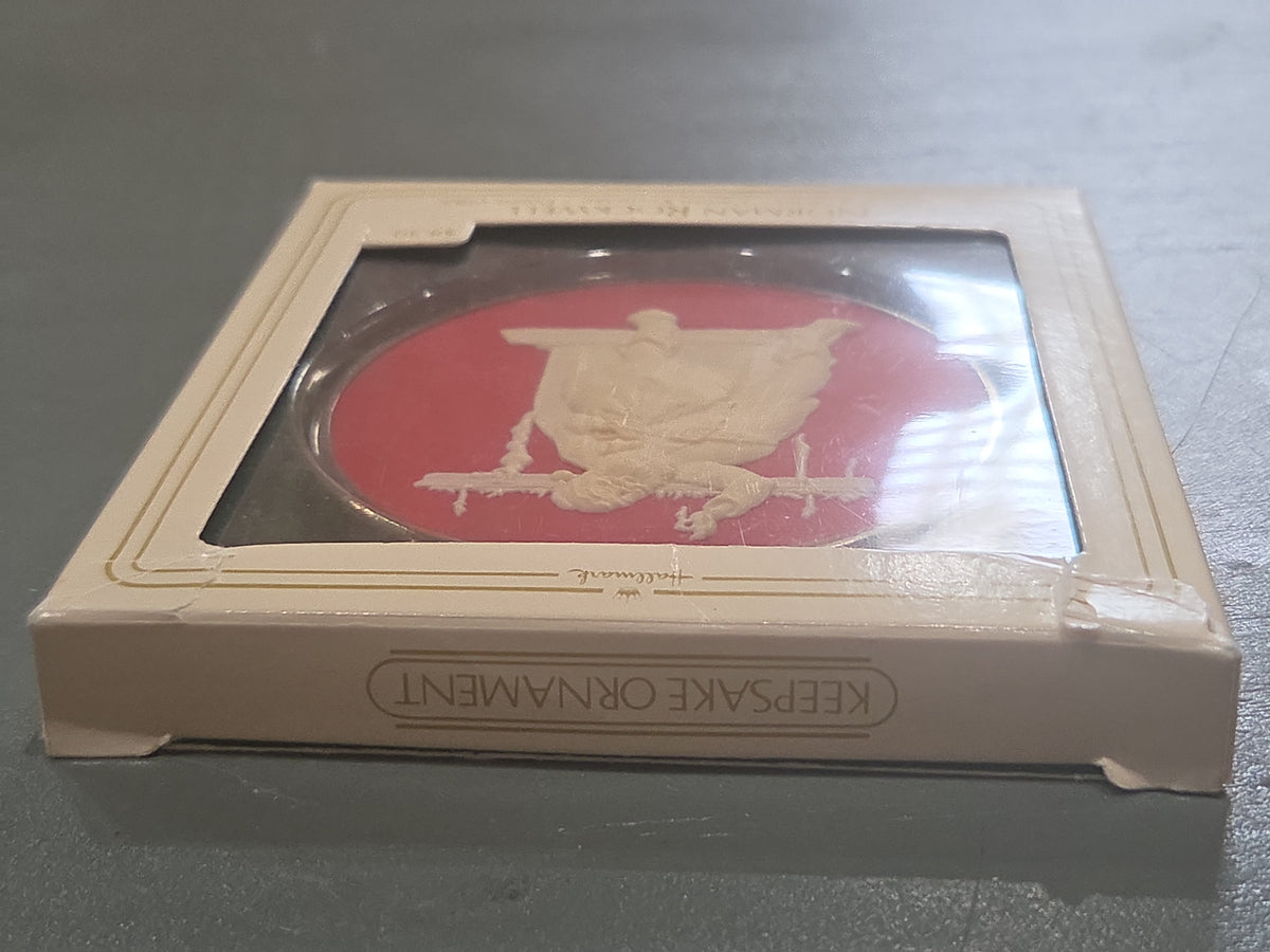 Vintage Hallmark Keepsake Norman Rockwell Cameo Ornament 3rd in Series 1982