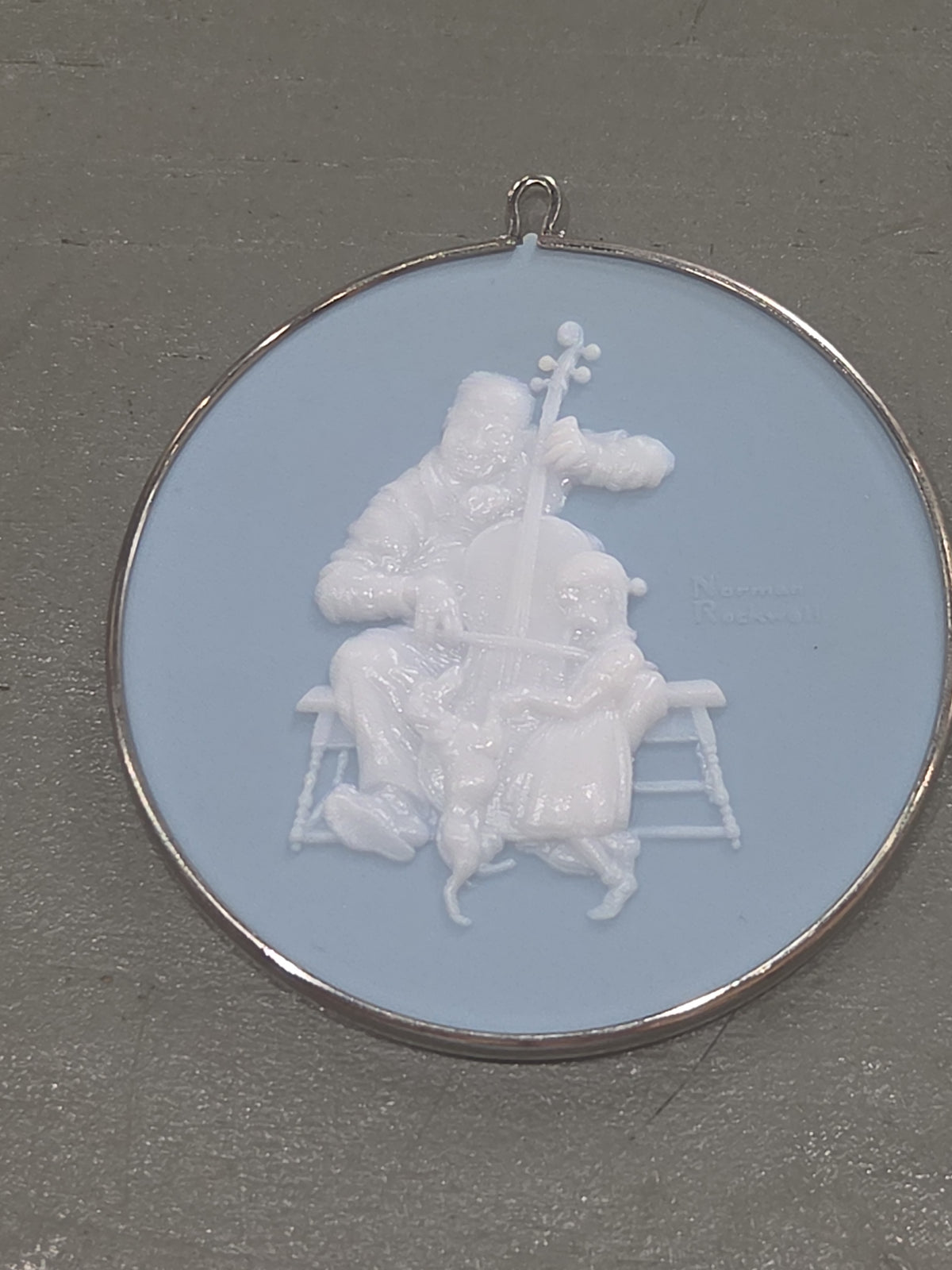 Vintage Hallmark Keepsake Norman Rockwell Cameo Ornament 8th in Series 1987
