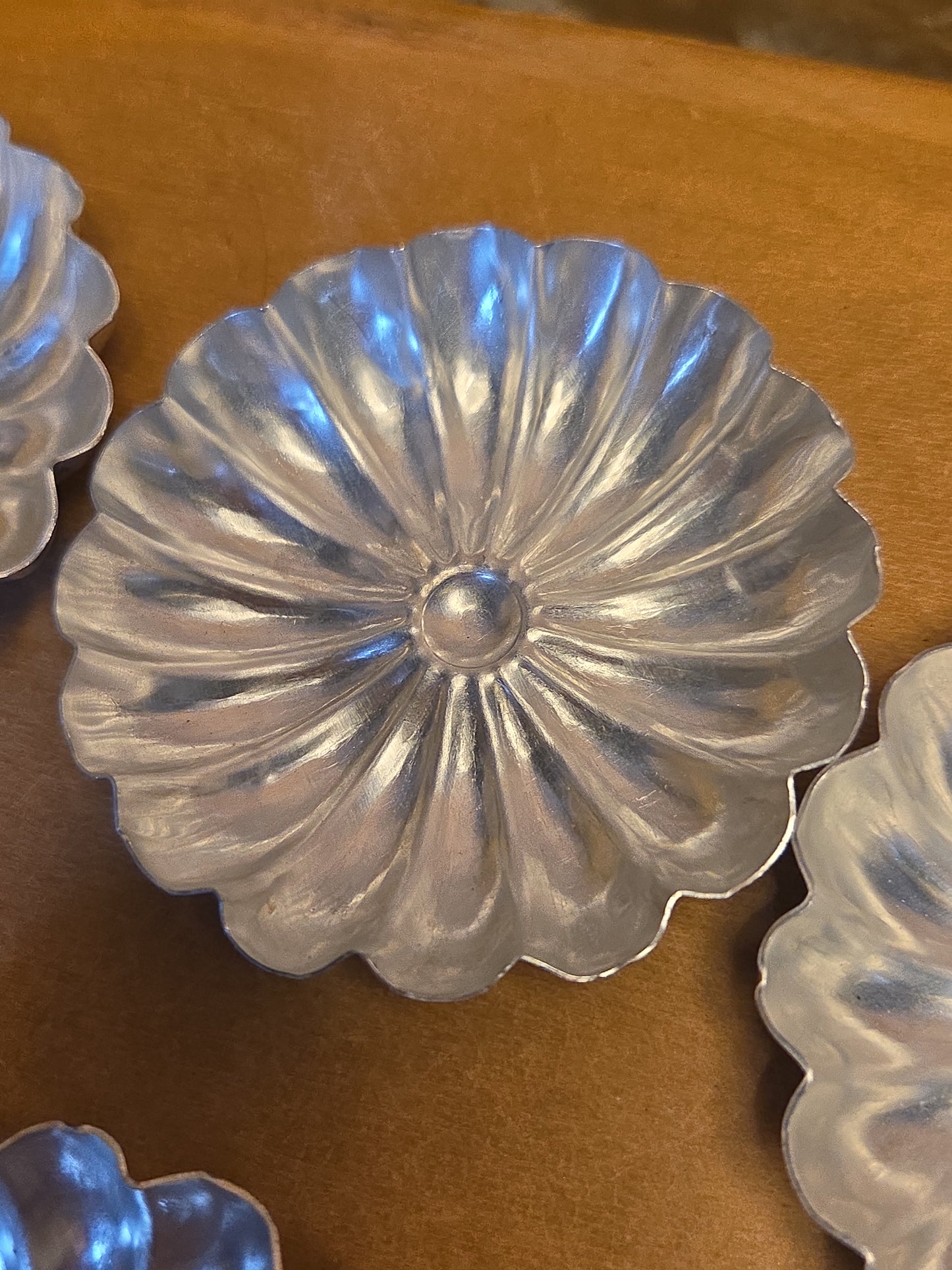 Vintage Sandbakkel Small Aluminu. Tins Molds Cups Pans Set of 9 3" x 1/2" al61