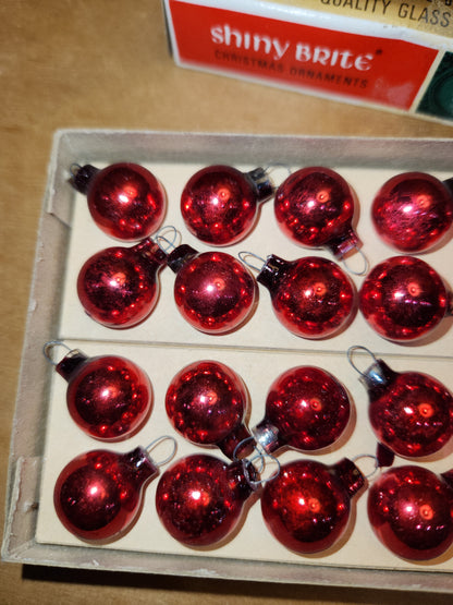 Vintage Shiny Brite 24 Red Mercury Glass Feather Tree Ornaments 1/2 inch 15mm bo123