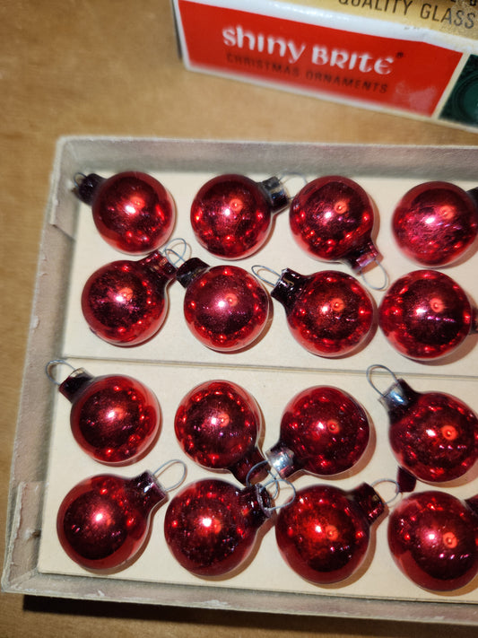 Vintage Shiny Brite 24 Red Mercury Glass Feather Tree Ornaments 1/2 inch 15mm bo123