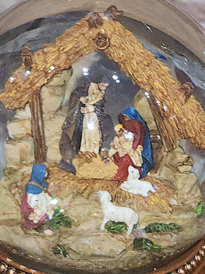 Christmas Nativity Musical Snow Globe Glitterdome Wind up to Play O'Holy Night 100mm nsg1