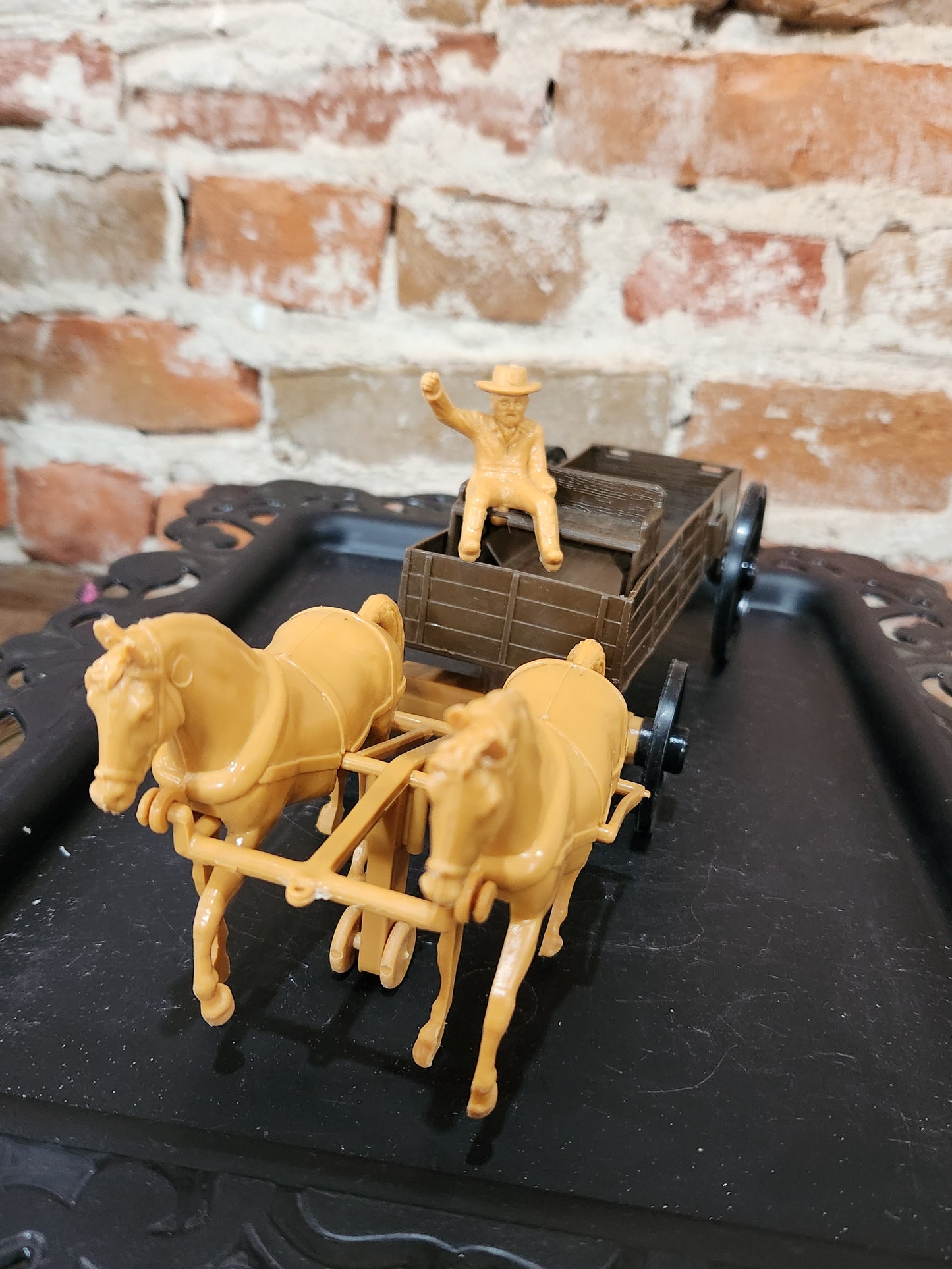 Processed Plastic Company Western Buckboard Farm Wagon and Team This is NOT 1/64th and is sold AS ISscale car65