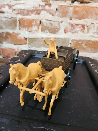Processed Plastic Company Western Buckboard Farm Wagon and Team This is NOT 1/64th and is sold AS ISscale car65