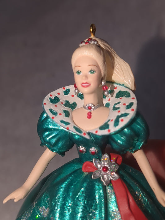 1995 Hallmark Holiday Barbie. 3rd in Holiday Barbies Series. New box and bubble wrap. Hob7