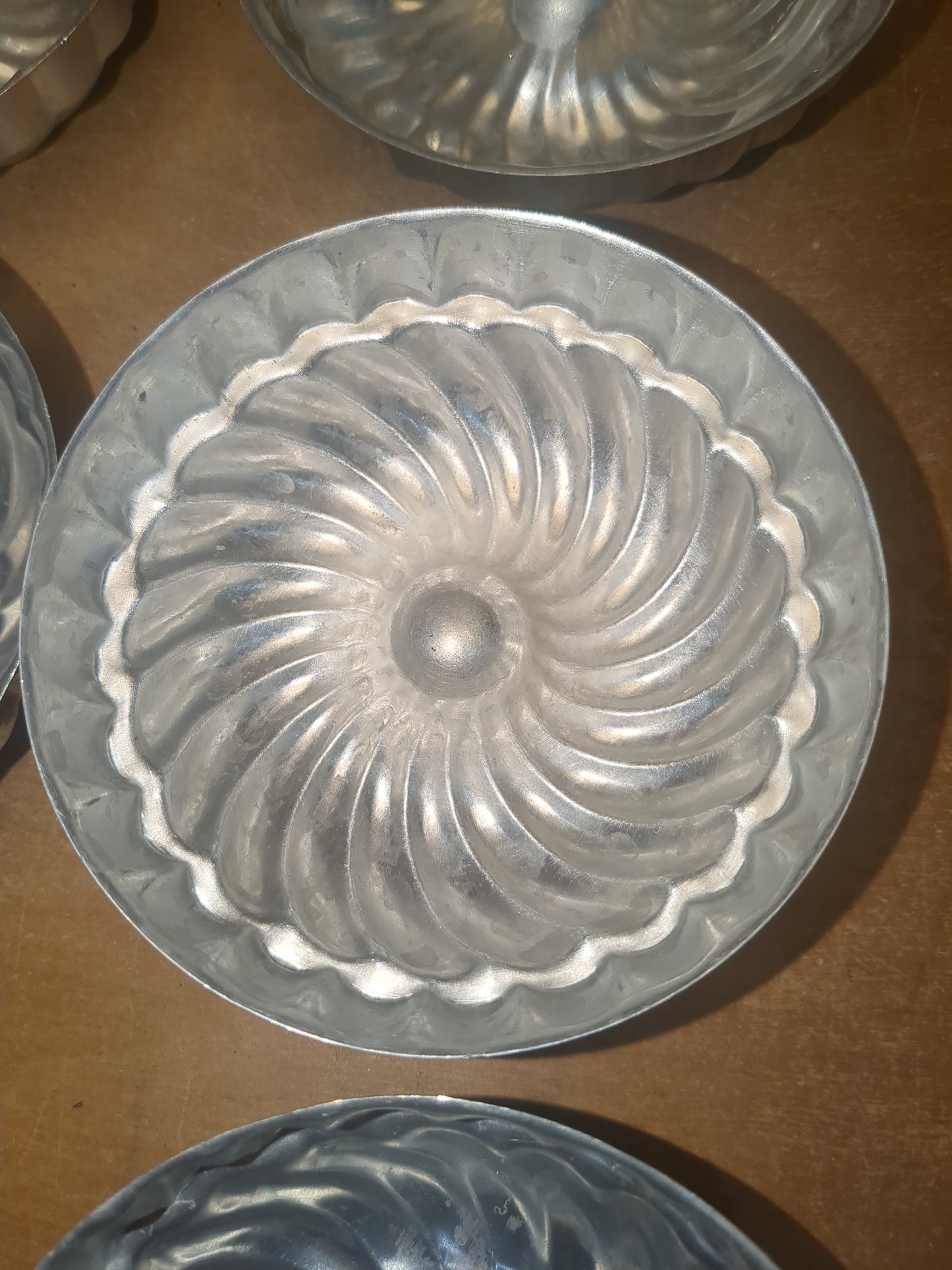 Vintage Mini Bundt Pans Jello Molds Aluminum Tart Tins, Cake Molds 3 3/4" Diameter alu03