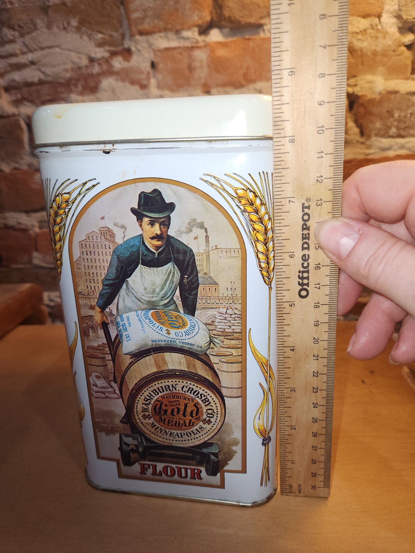 Vintage Washburn Crosby Company Gold Medal Flour Tin NO CONTENTS ti7