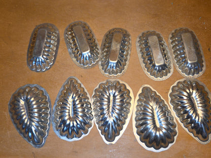 Vintage Small Aluminum Fluted Tin with Lid Tart Tin Baking Pans AS IS al36