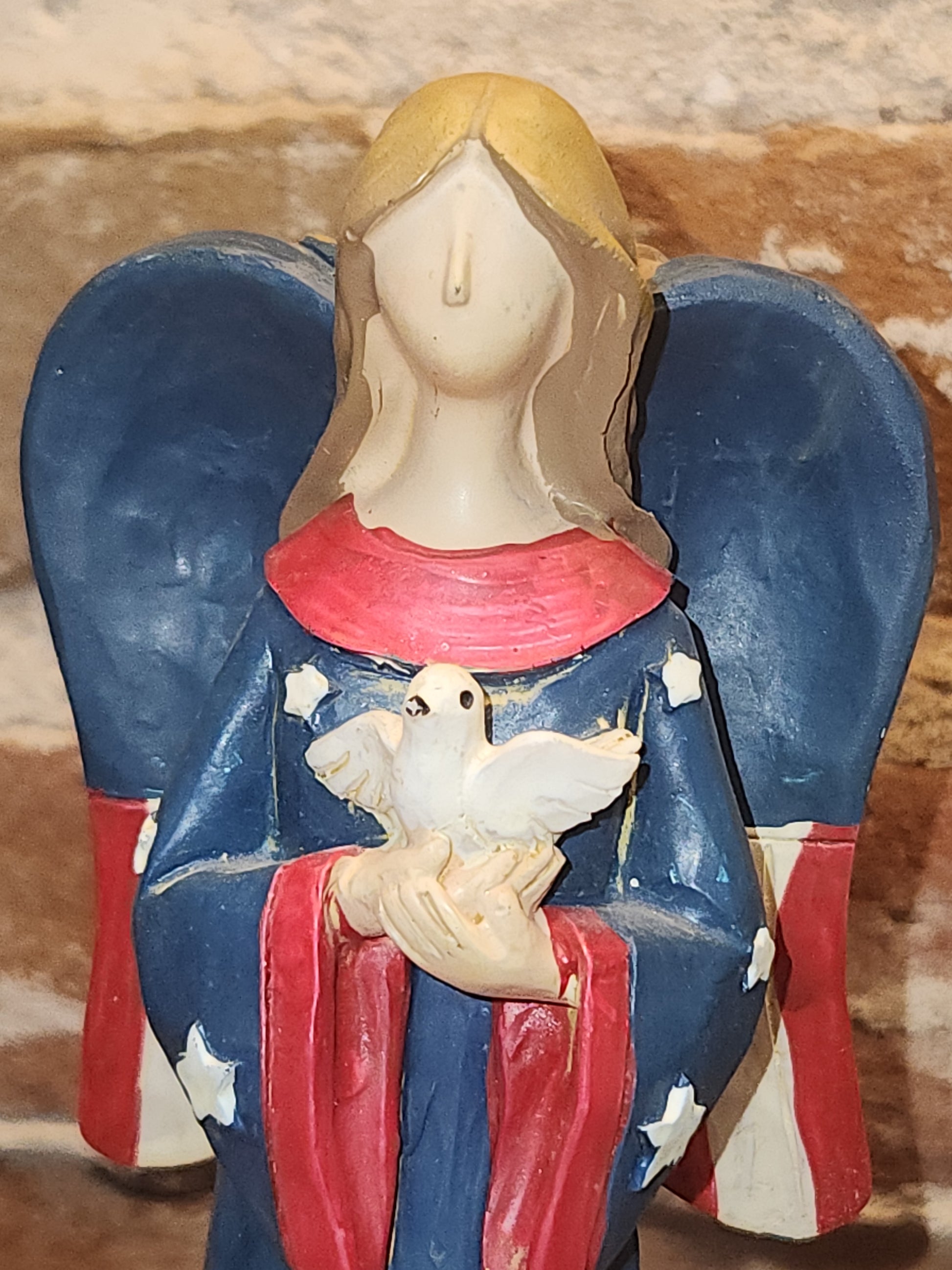 Patriotic Resin Angel with Dove an79