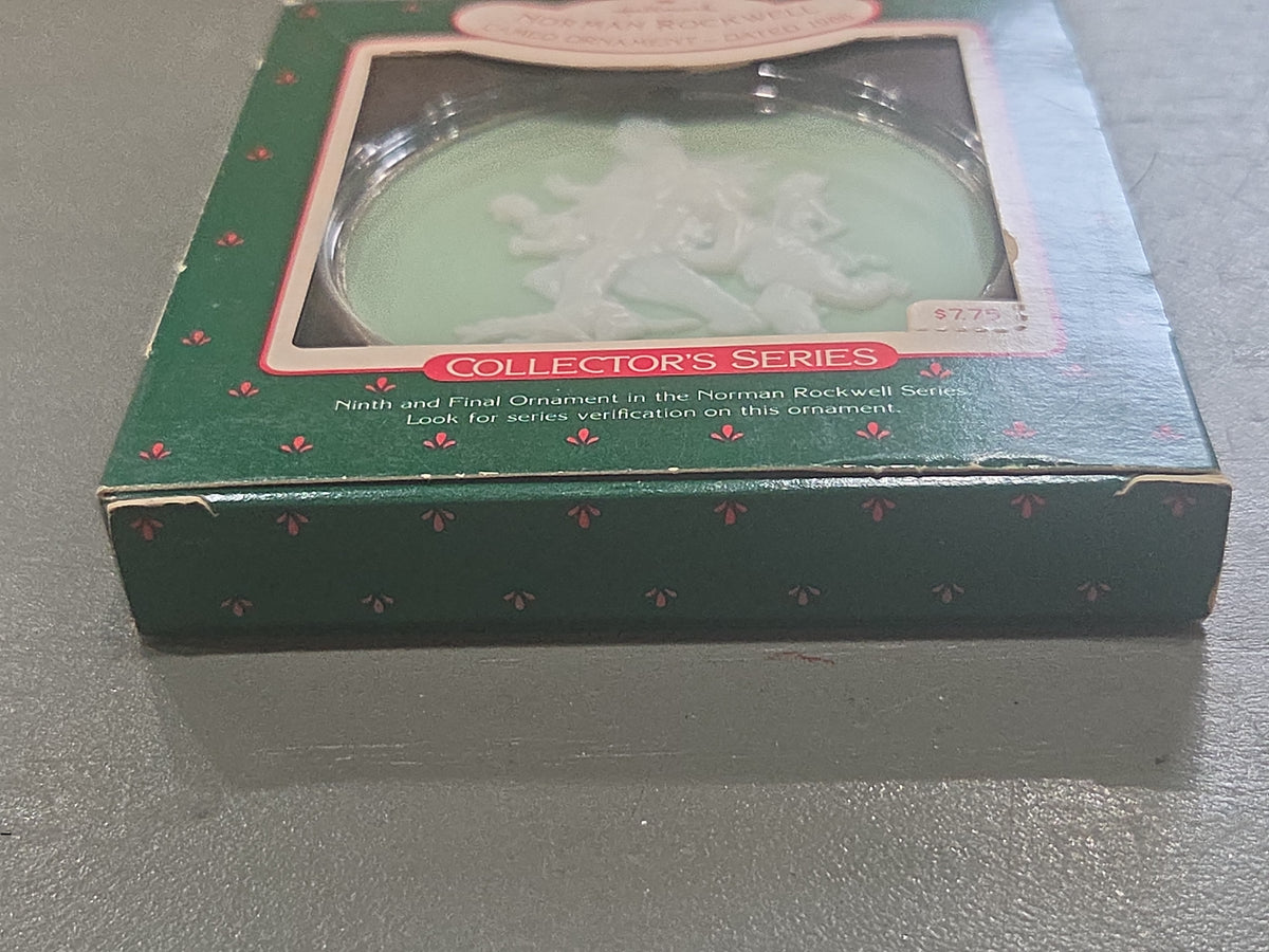 Vintage Hallmark Keepsake Norman Rockwell Cameo Ornament 6th in Series 1985