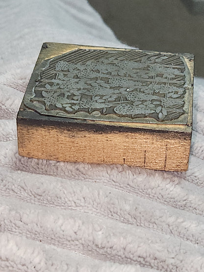 Vintage Wood Metal Newspaper Print Block Printer's Press Grapevine Grapes Flower pbgv