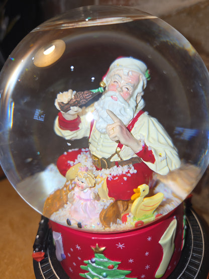 Hallmark Coca-Cola Coke Santa Christmas Musical Snow Globe Vintage Moving Train 2001 cc240