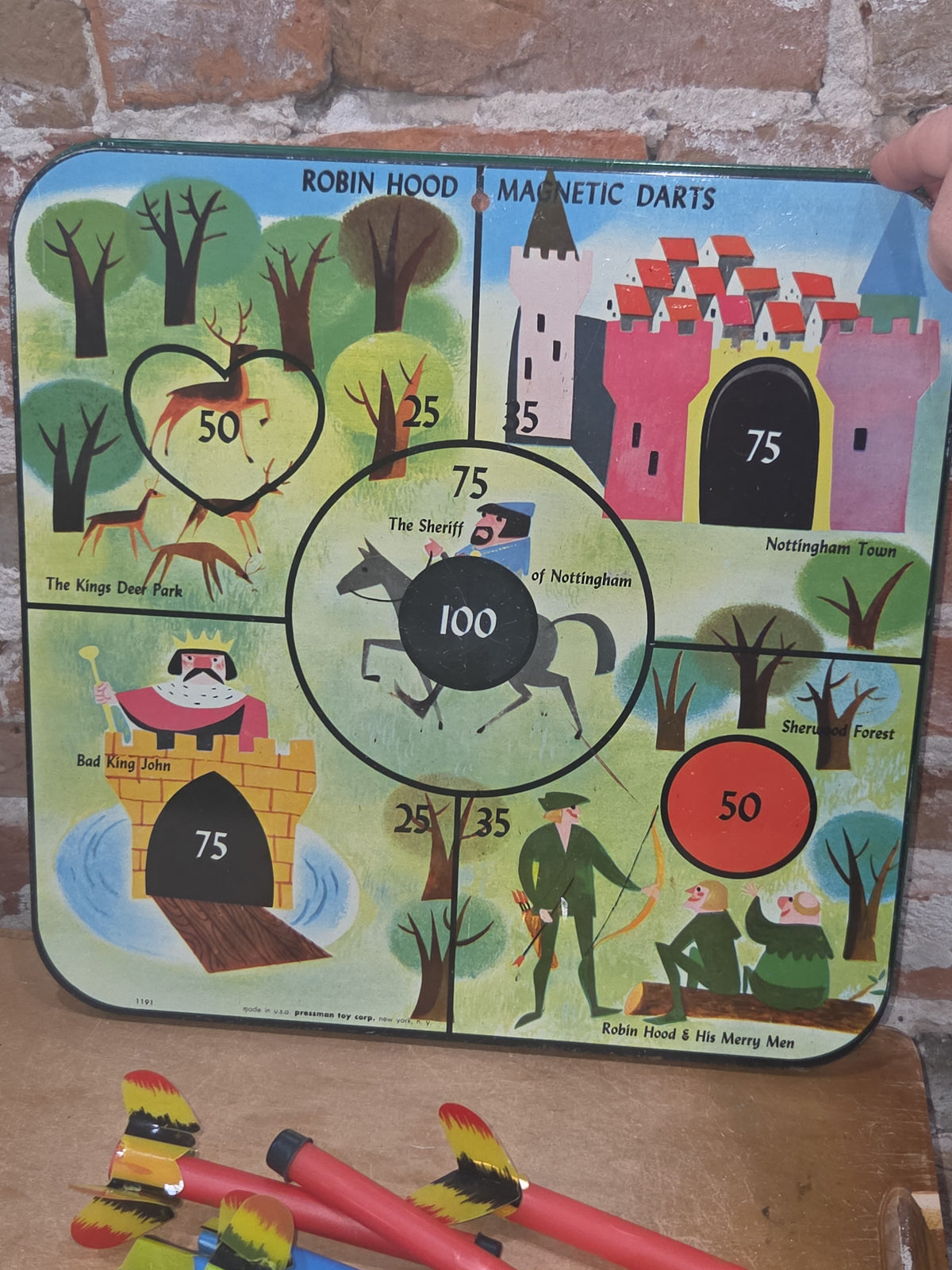 Vintage Pressman #1191 Robin Hood & Major League Baseball Magnetic Dart Board vg76