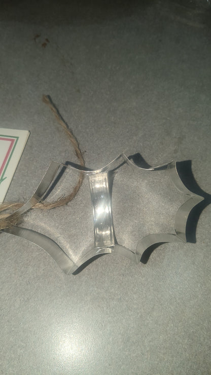 AC4 Ann Clark Holly Cookie cutter with recipe