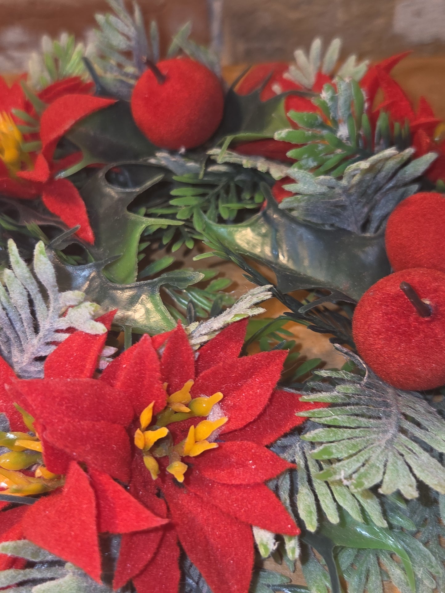 Vintage Christmas Candle Ring Centerpiece Plastic Greenery Flocked Apples Poinsettia AS IS cr5