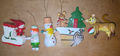 Vintage Wooden Ornaments Snowman Cat Shoe Tree Set of 5 MCM Kitchy
