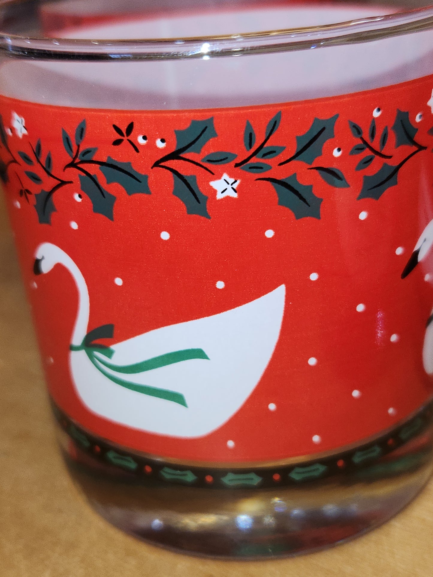 Vintage Hallmark Libbey Rocks Glass Christmas Swan 10 Ounce Tumblers Drinking Glasses Juice Glass 1990 gl033