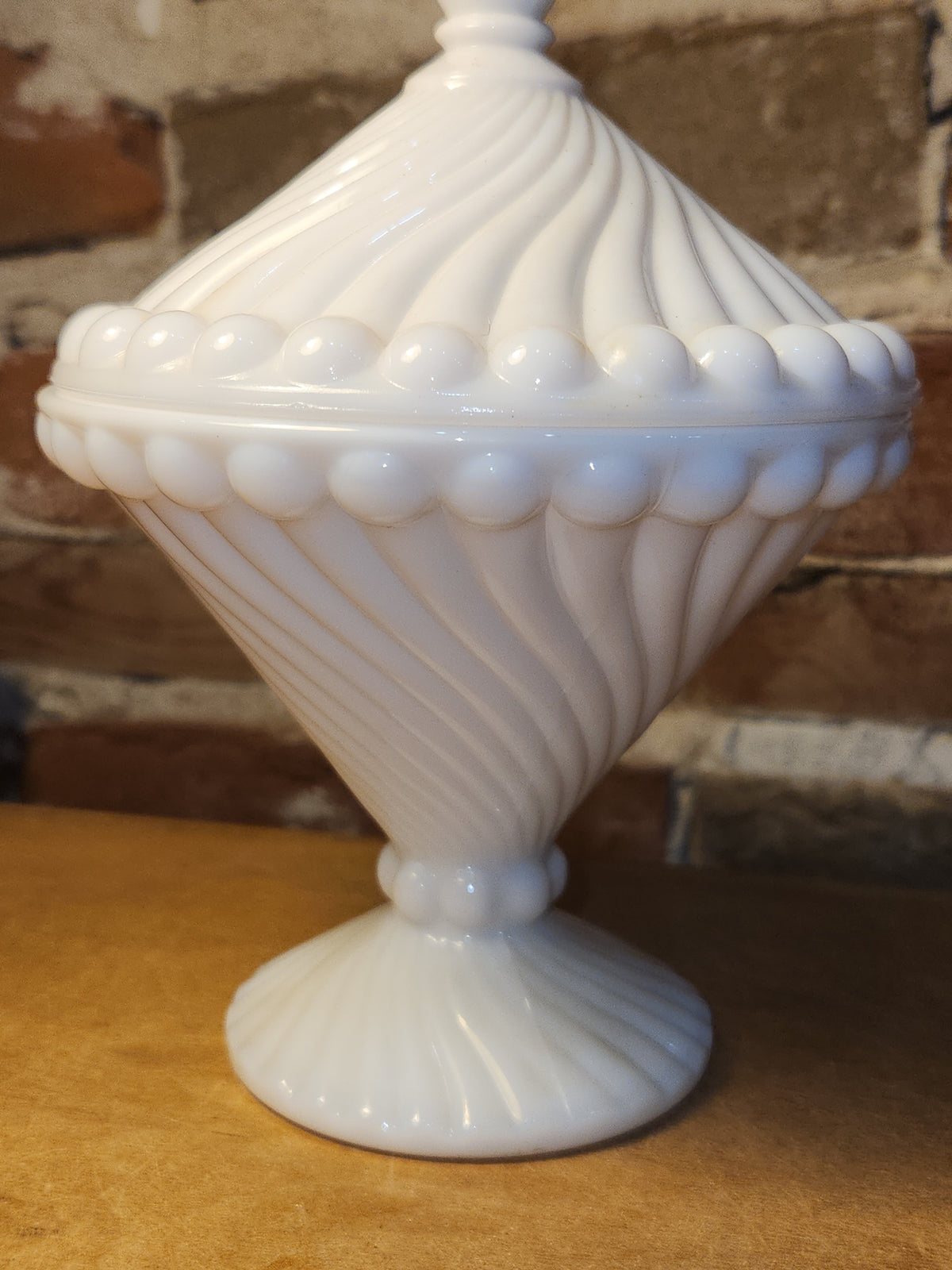 Vintage Westmoreland Milk Glass Lidded Candy Dish Swirl and Ball Pattern mg112
