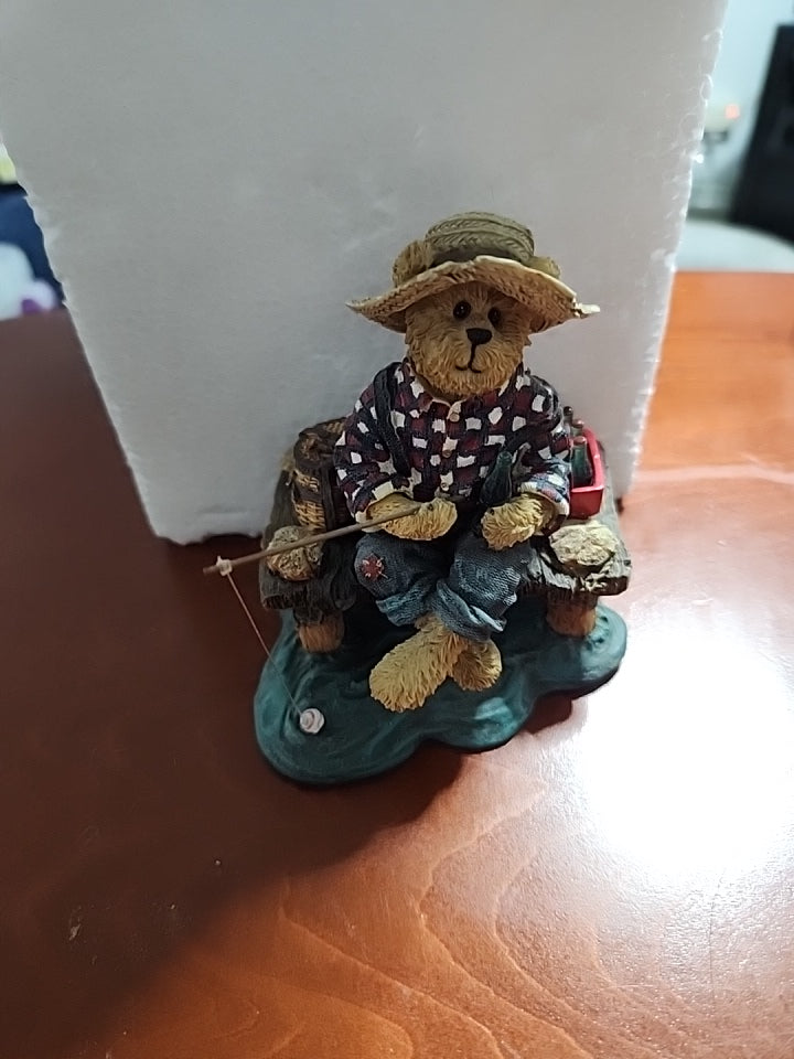 Boyds Bear Coca-Cola Jimmie .... favorite Pastimes figurine Exclusive to Cracker Barrel Cc231b