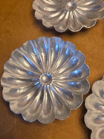 Vintage Sandbakkel Small Aluminu. Tins Molds Cups Pans Set of 9 3" x 1/2" al61