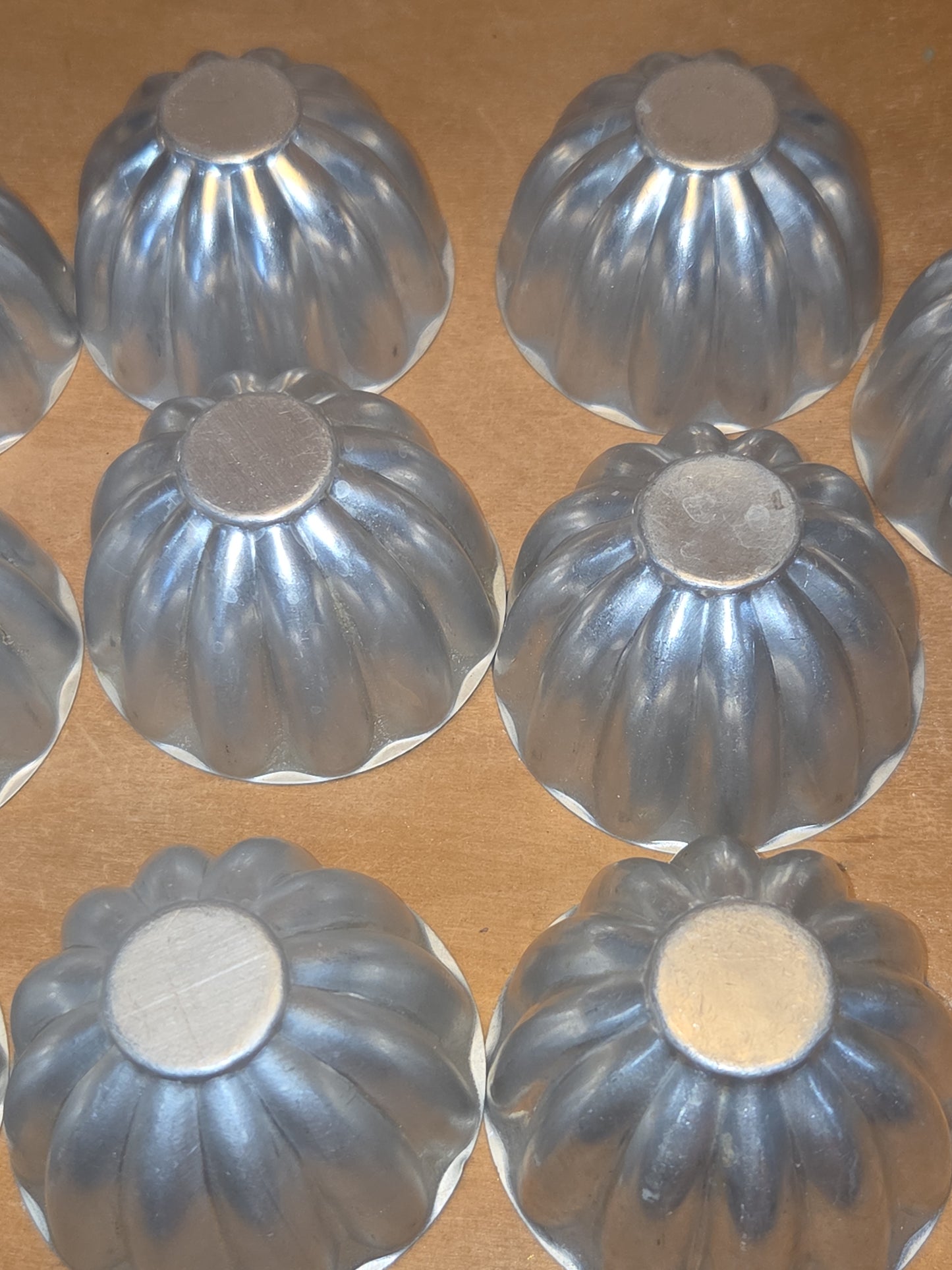 Vintage Small Aluminum Scalloped Fluted Tins Molds Cups Bundt Pans Set of 17 AS IS al22